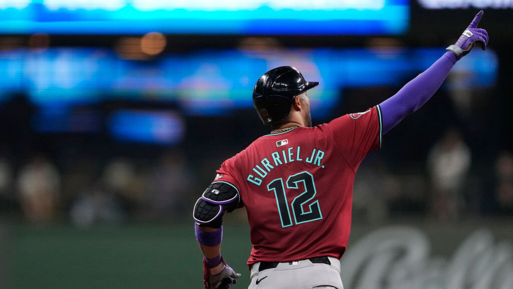 D-backs defeat Brewers after clutch go-ahead home run from Lourdes Gurriel Jr.
